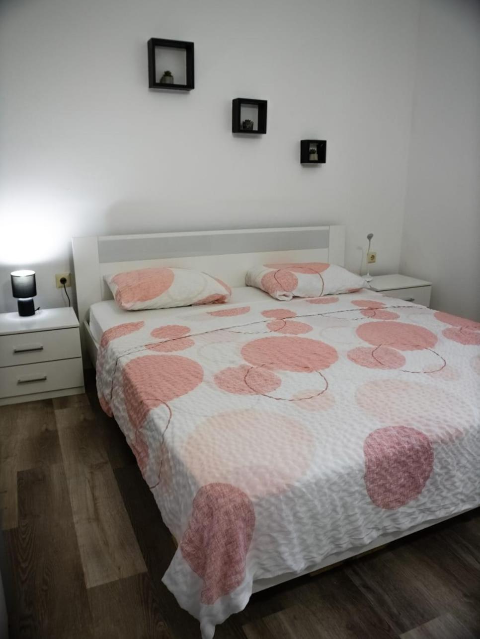 Apartment Ground Floor With Parking Erny Pula Bagian luar foto