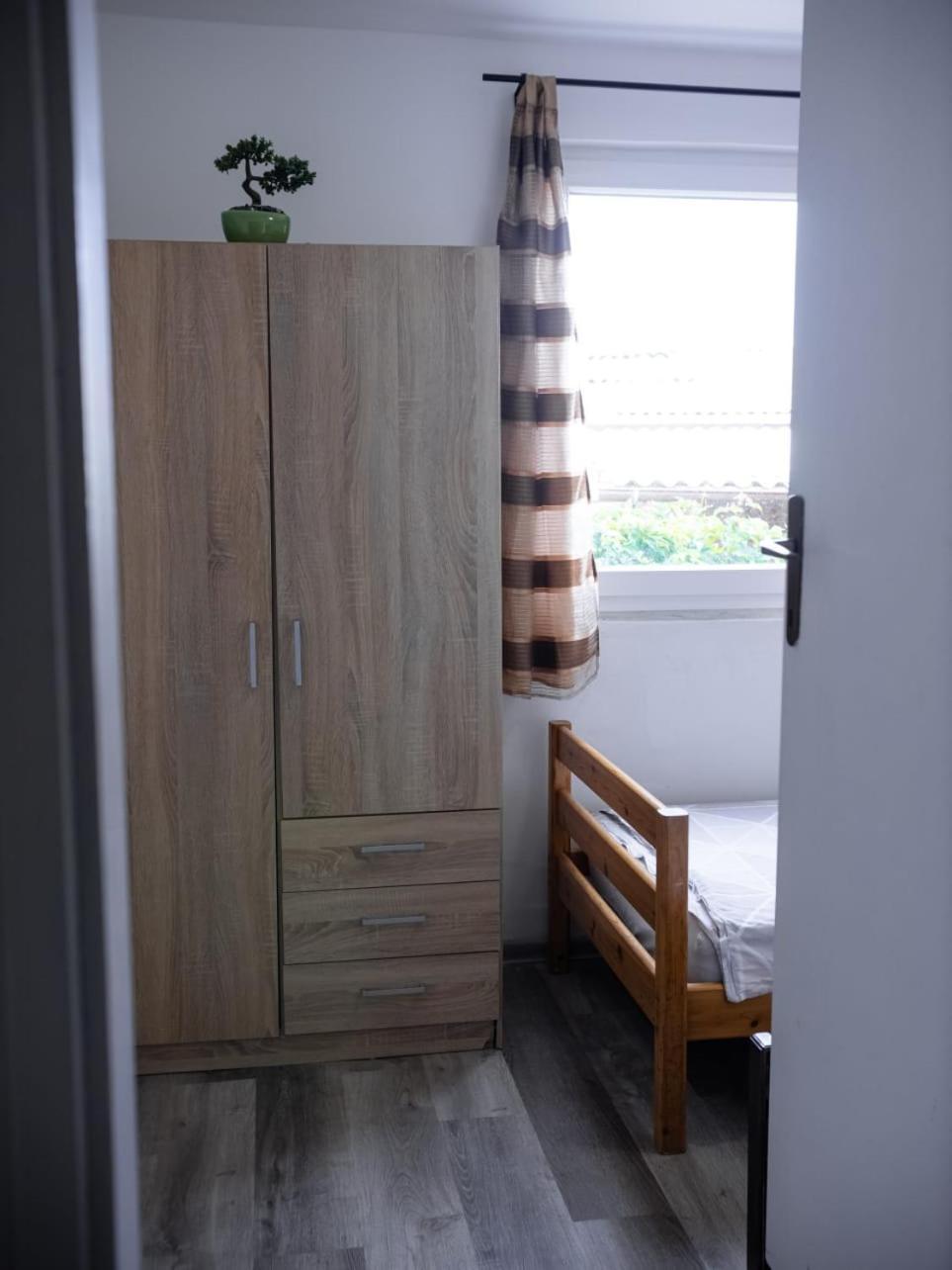 Apartment Ground Floor With Parking Erny Pula Bagian luar foto